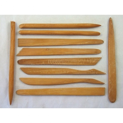 WOODEN MODELLING TOOL SET